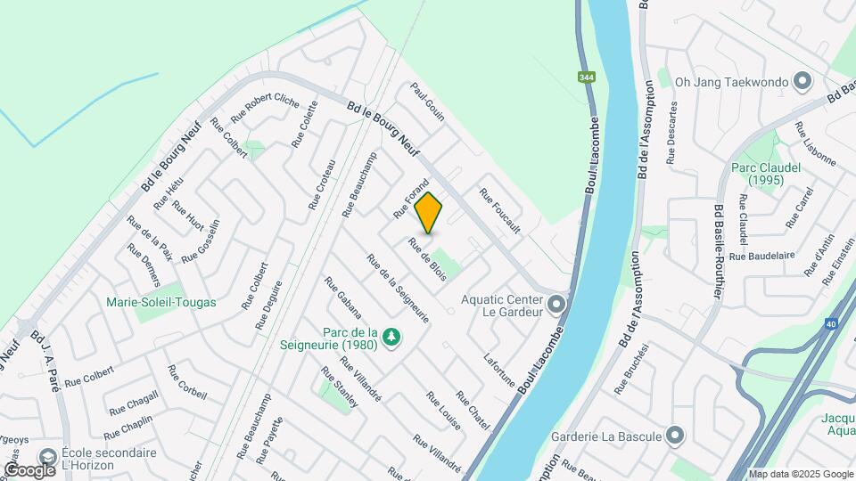 697 De Chinon Rue Map and Location Details