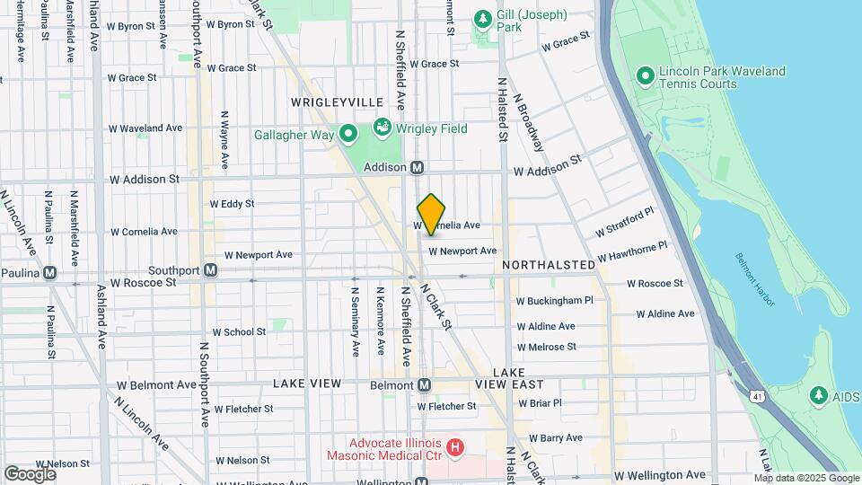 924 W Newport Ave Map and Location Details