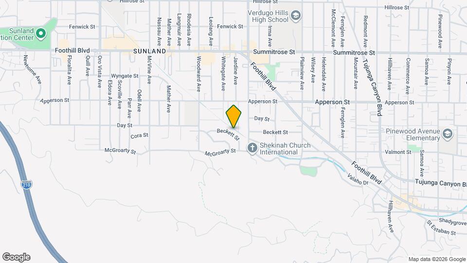 Spacious three bedroom one and half bath house in Sunland! Map and Location Details