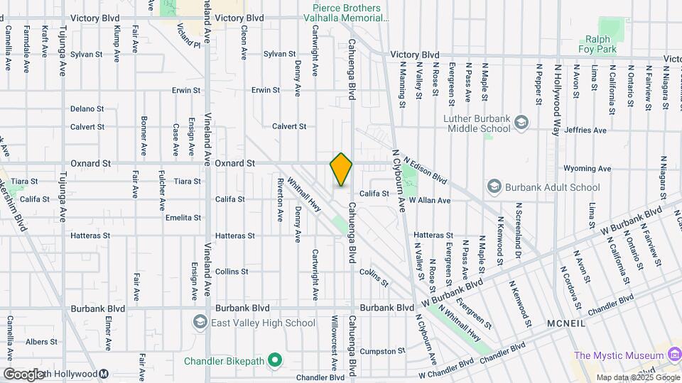 5914-5920 Willowcrest Ave Map and Location Details