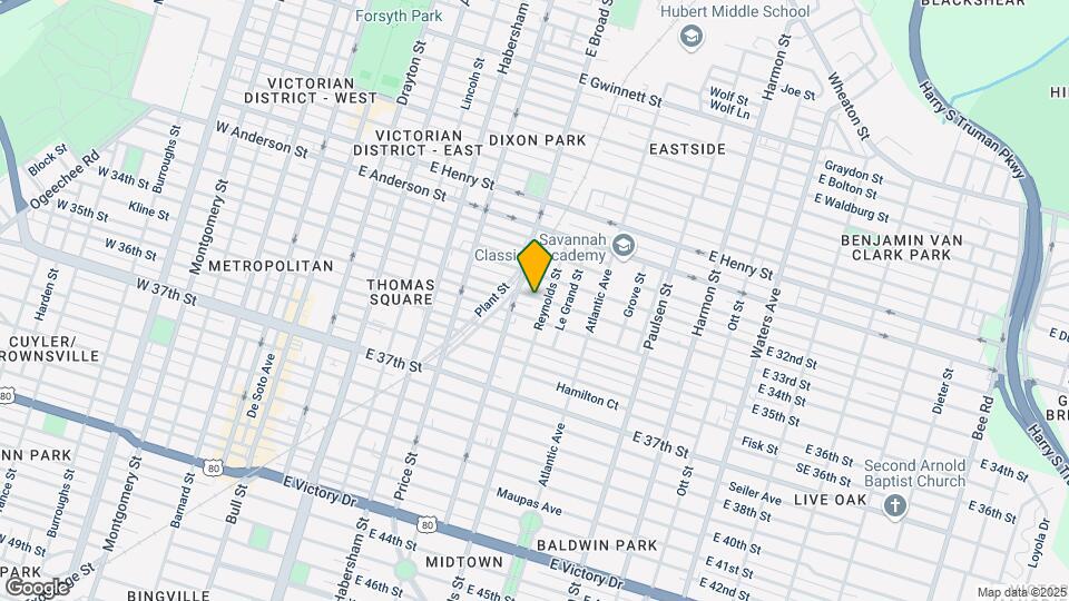 621 E 33rd St Map and Location Details