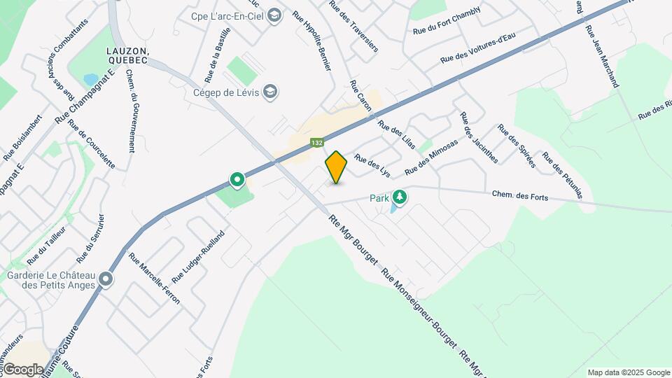 208-218 Du Carrefour St Map and Location Details