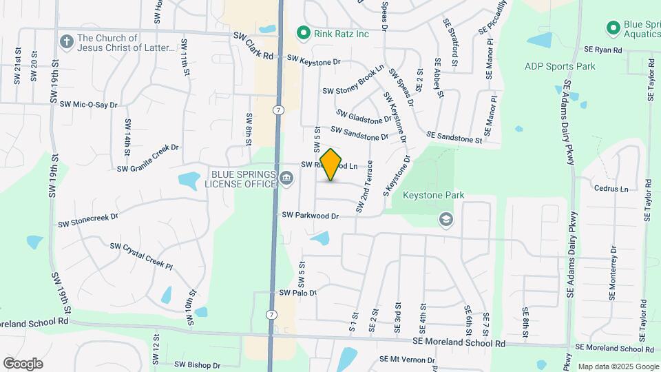 404 SW Redwood Dr Map and Location Details