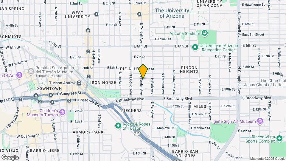 904 E 9th St Map and Location Details
