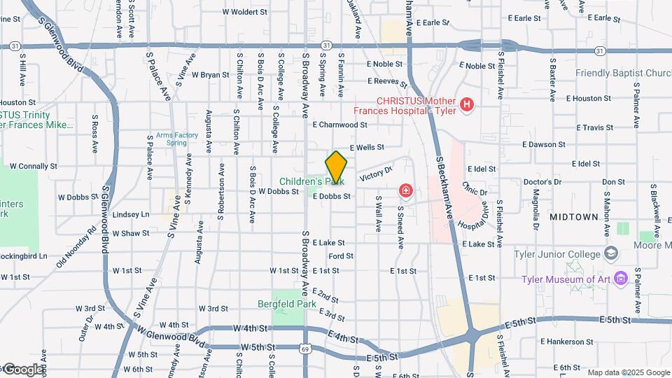 210 E Dobbs St Map and Location Details