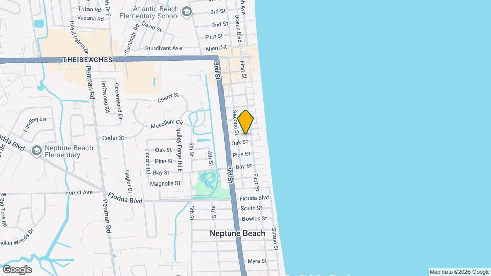 212 Oak St Map and Location Details