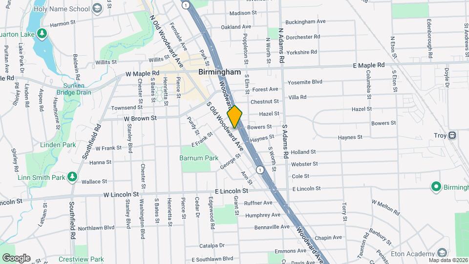 555 S Old Woodward Ave Mapa y Detalles de la Ubicación