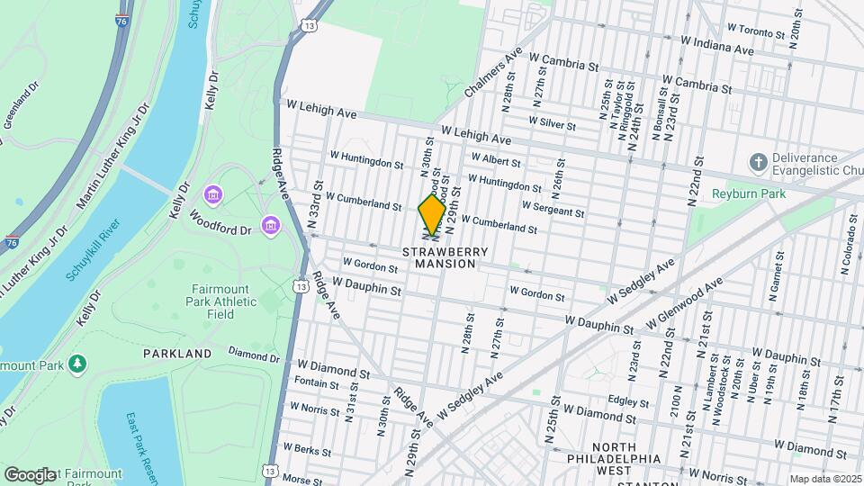 2416 N Hollywood St Map and Location Details
