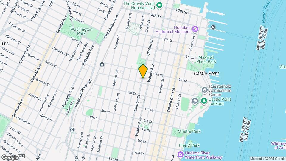 807 Clinton St Map and Location Details