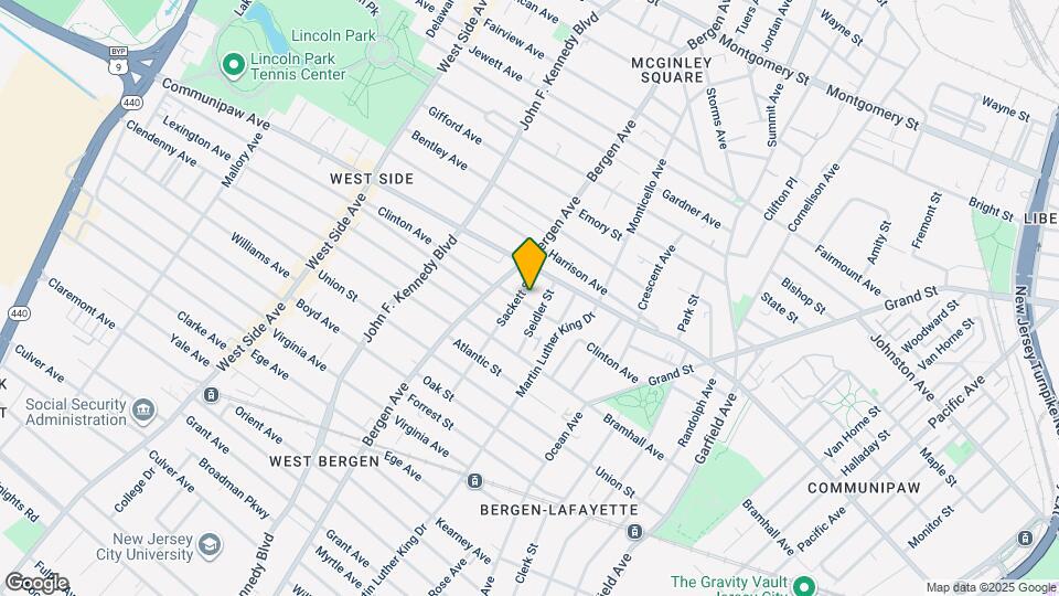 104 CLINTON Ave Map and Location Details