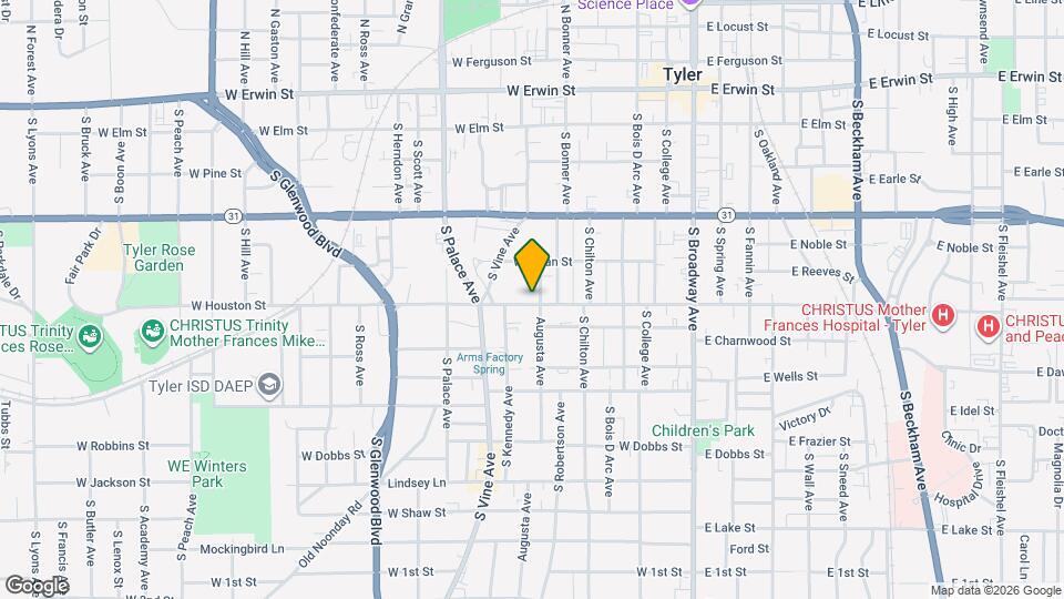 611 W Houston St Map and Location Details