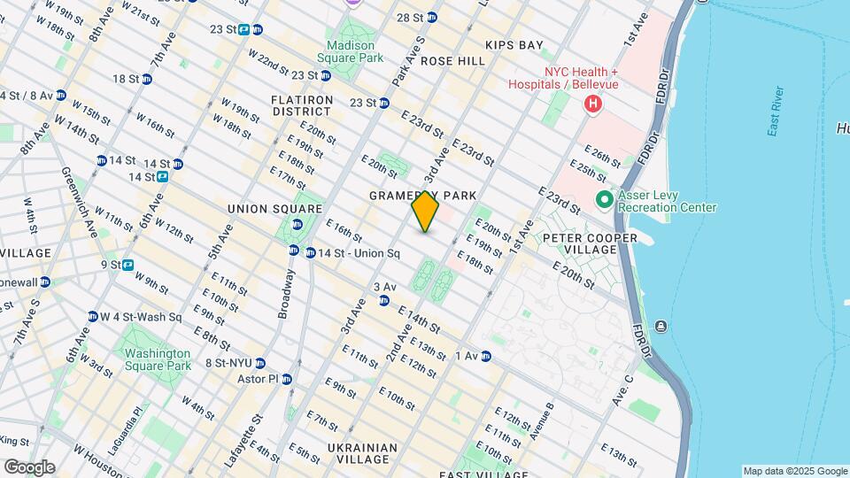 220 E 18th Mapa y Detalles de la Ubicación