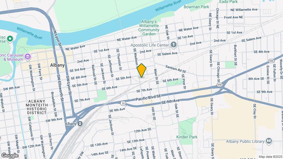 521-563 SE Madison St Map and Location Details
