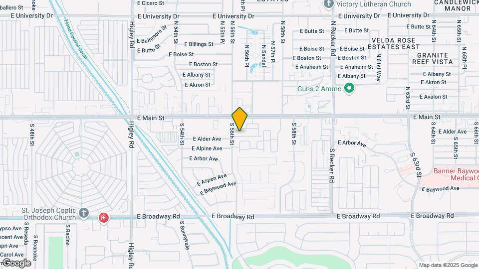 5620 E Alder Ave Mapa y Detalles de la Ubicación