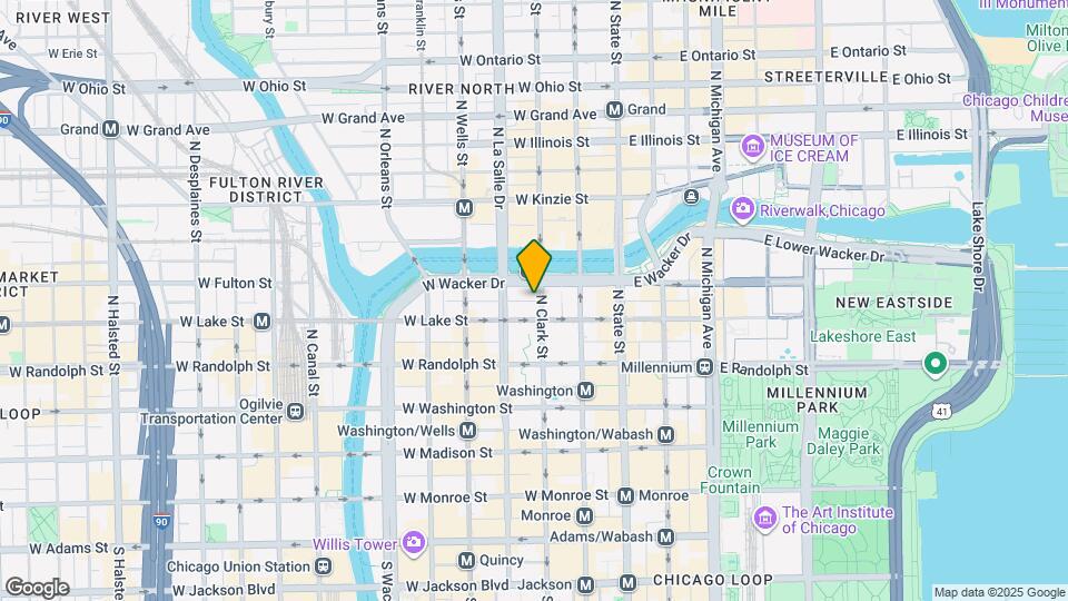 224 N Clark St Map and Location Details