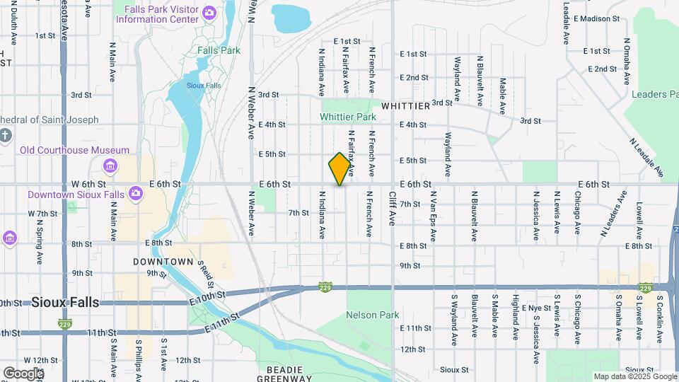 323 N Fairfax Ave Map and Location Details