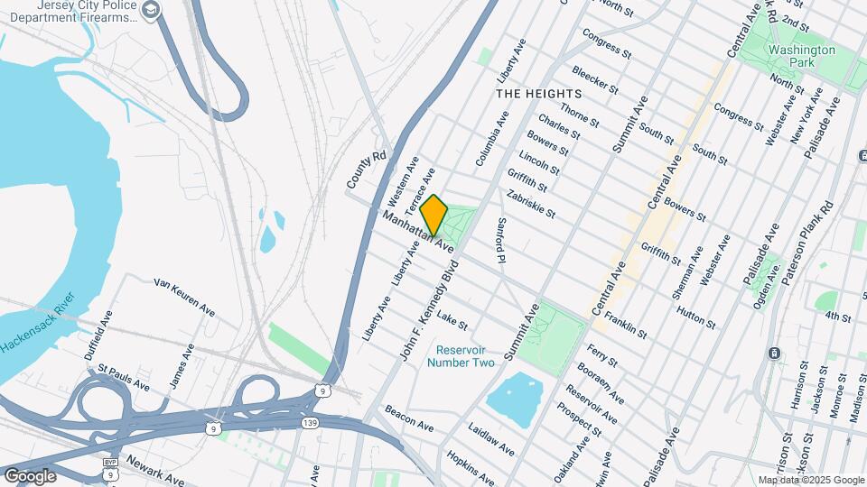 227A Manhattan Ave Map and Location Details