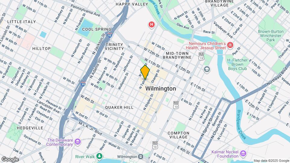 224 W 9th St Map and Location Details