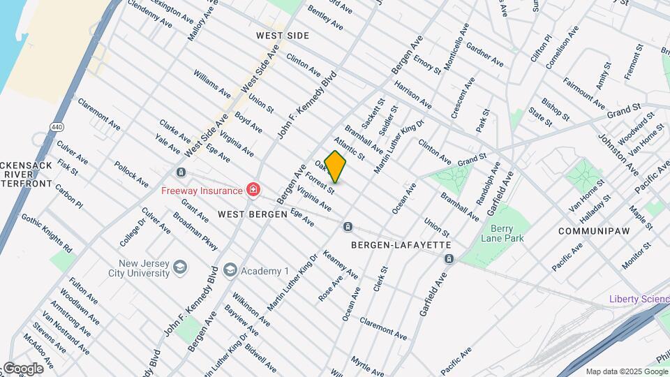340 Forrest St, Unit 2L Mapa y Detalles de la Ubicación
