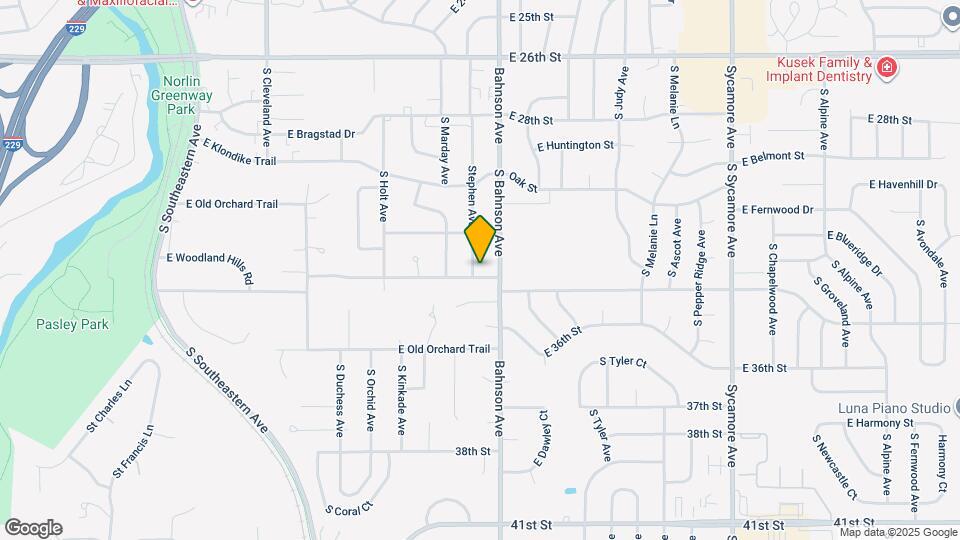 Newly Renovated 5 Bed Home w/ 2-Stall Garage Map and Location Details