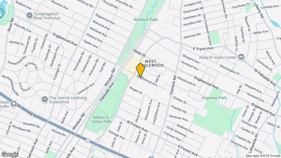 140 W Englewood Ave Map and Location Details