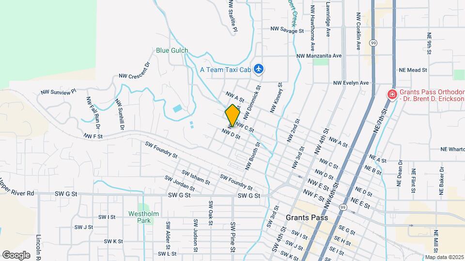 910 NW D St Map and Location Details