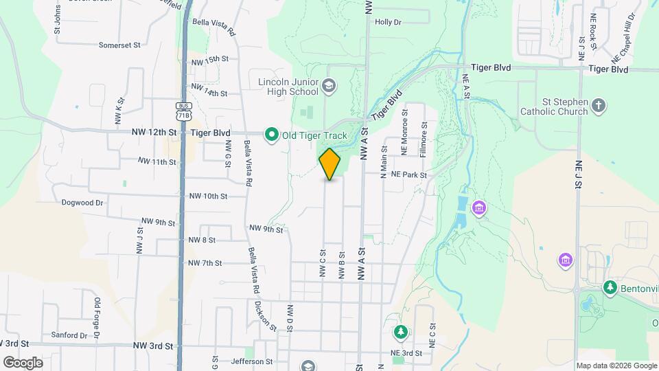 910 NW A St Map and Location Details