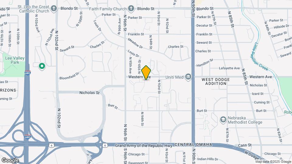 Bentley Apartments and Nearby Omaha Apartments For Rent Omaha, NE