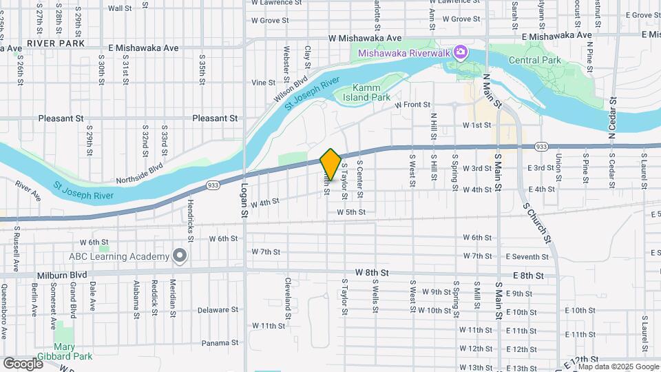 822 W 4th St Map and Location Details