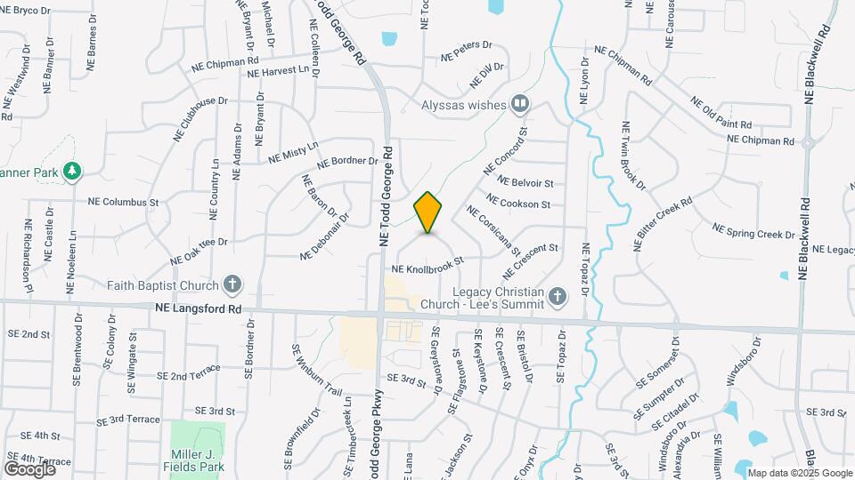 452 NE Churchill St Map and Location Details