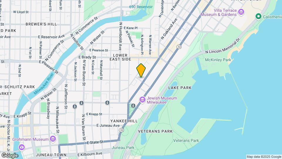 Farwell Studio Apartments Map and Location Details