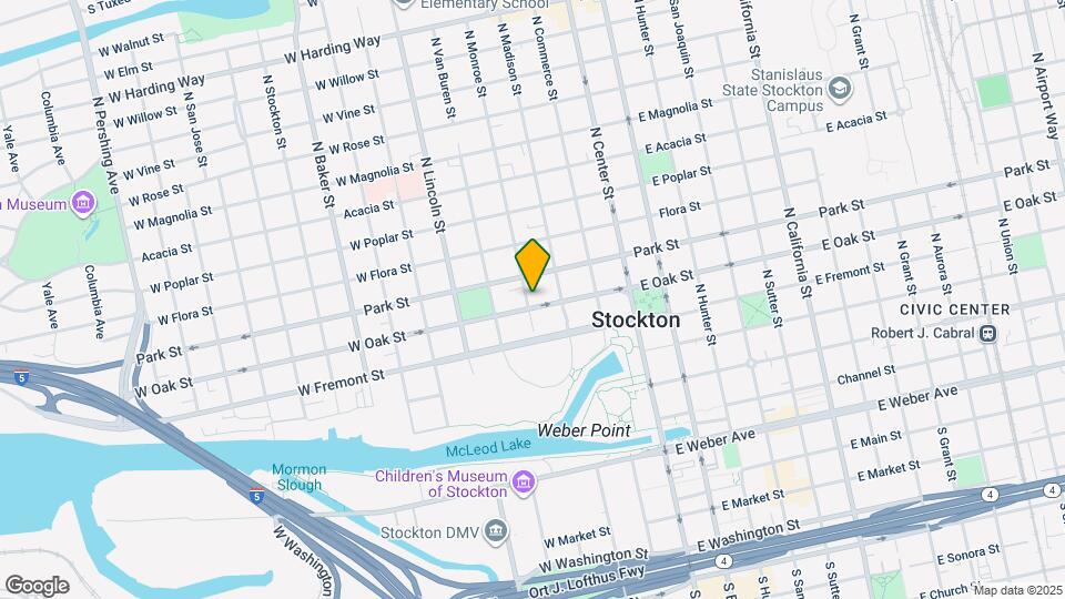 245 W Oak St Map and Location Details