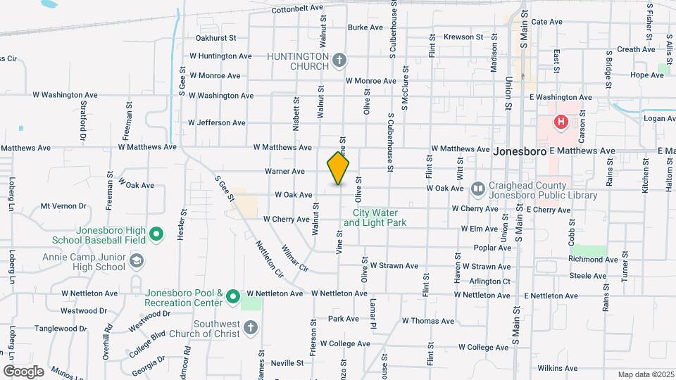 904 W Oak Ave Map and Location Details