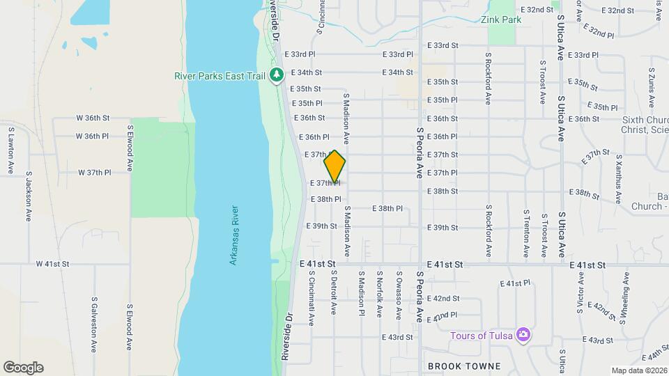 936 E 37th Pl Map and Location Details