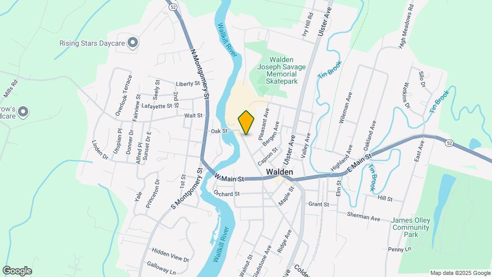 60 Oak St Map and Location Details