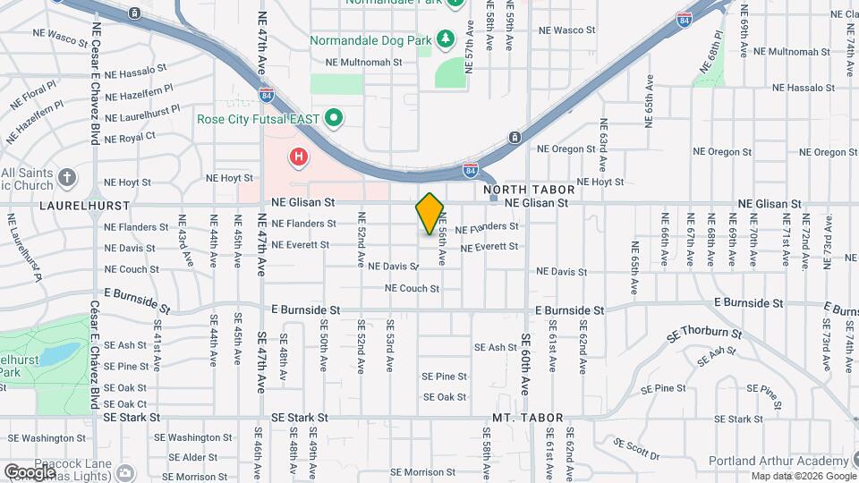 5525 NE Everett St Mapa y Detalles de la Ubicación