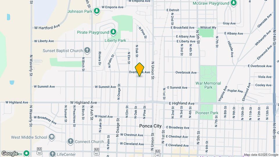 825 N Oak St Map and Location Details