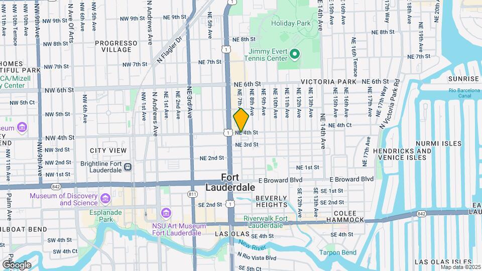 323 NE 7th Ave Map and Location Details