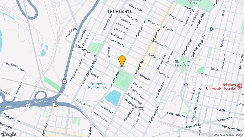 880 Summit Ave Map and Location Details