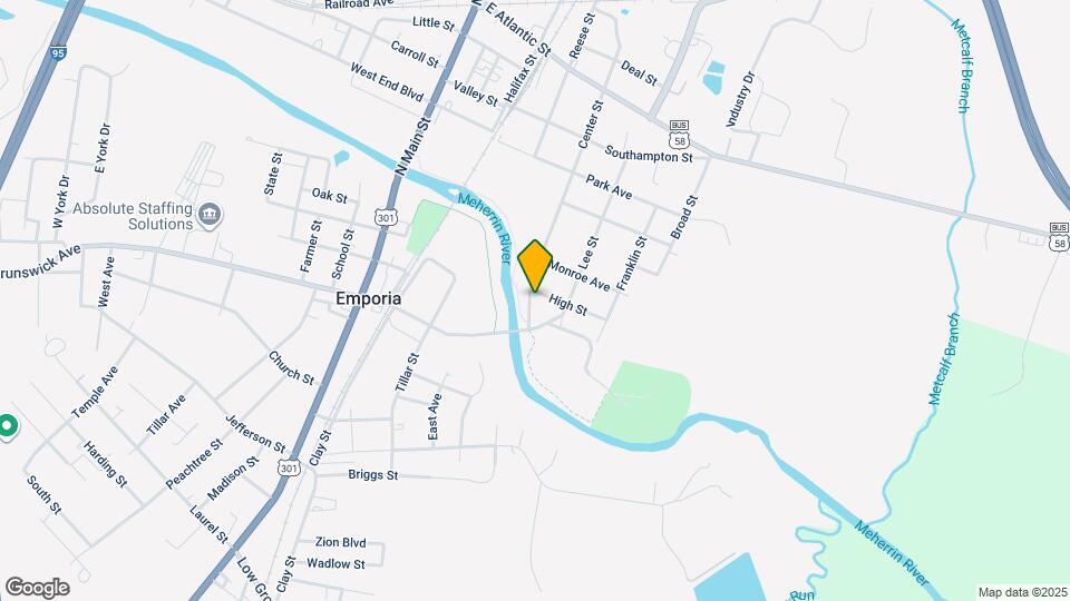 124 Center St Map and Location Details