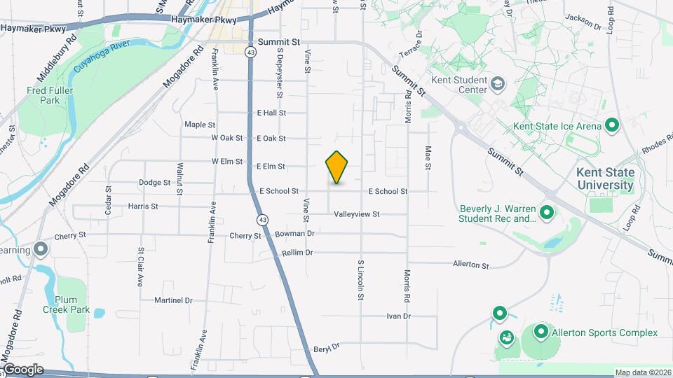 411 E School St Map and Location Details