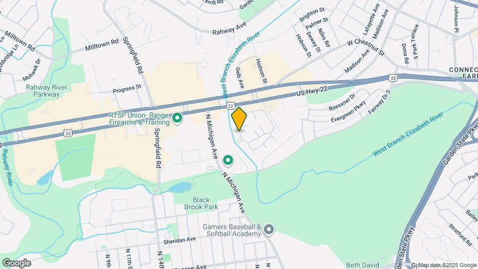 121 Country Club Dr Map and Location Details