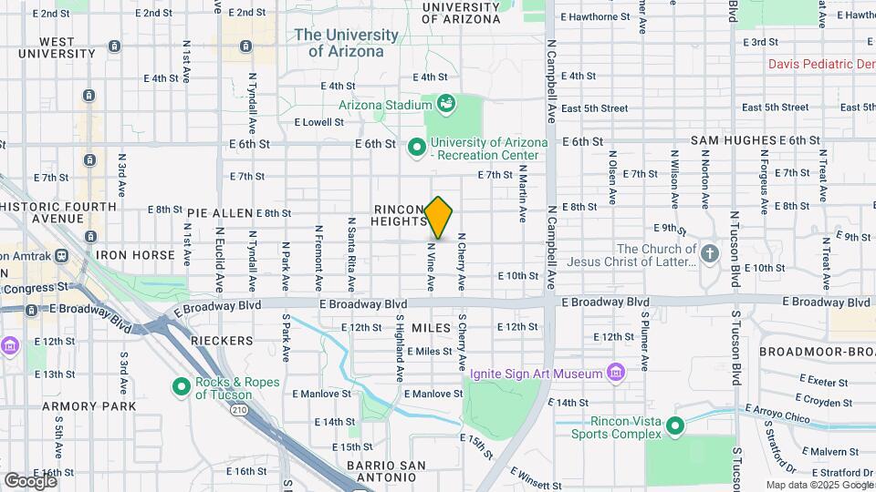 University Arms Apartments Mapa y Detalles de la Ubicación