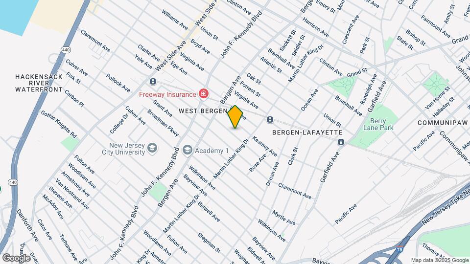 96 Orient Ave, Unit 2 Mapa y Detalles de la Ubicación