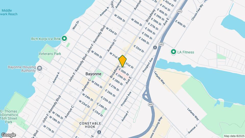 17 E 30th St Map and Location Details