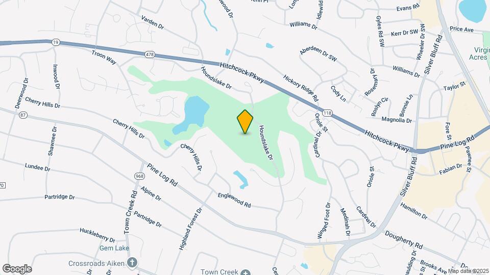 897 Houndslake Dr Map and Location Details