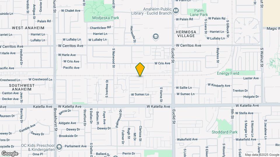 1811 W Crestwood Ln Map and Location Details
