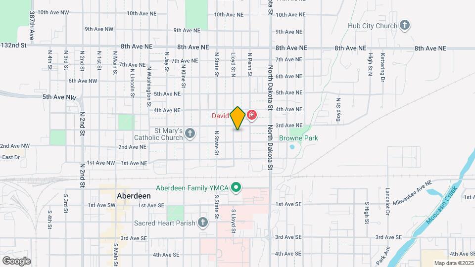 216 Lloyd St N Map and Location Details