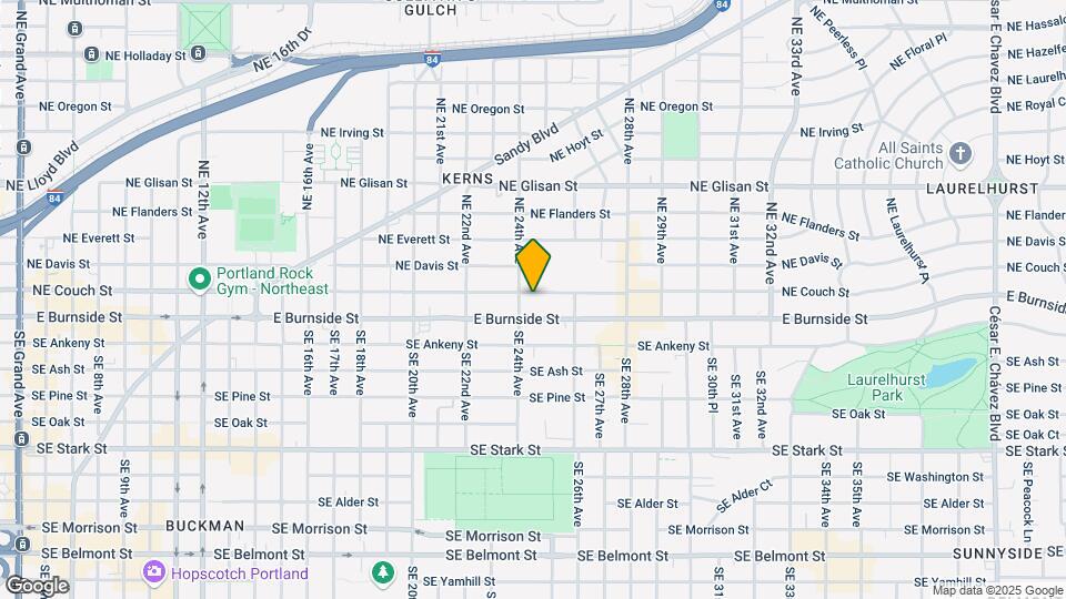 2424 NE Couch St Map and Location Details