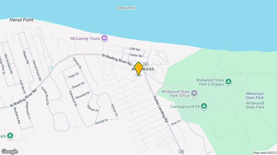 7 Oak St Map and Location Details